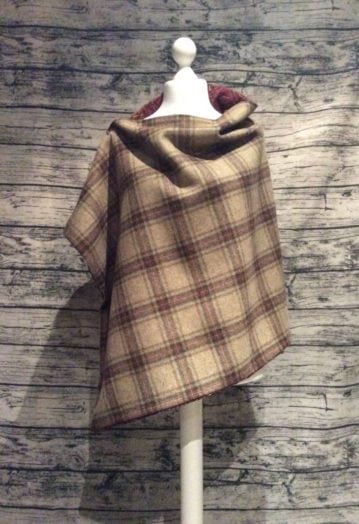 Warm 100% Wool Tweed Cape – Fully Lined with a Hunting theme