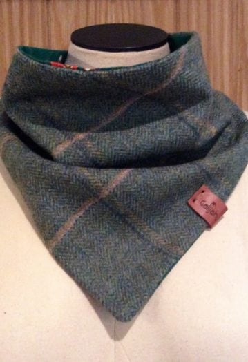 Green Tweed Neck Wrap with Polo player lining