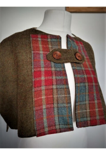 Olive/Russet Tweed Shoulder Capelet with Horse Print Lining