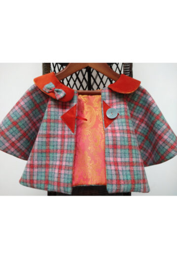 Striking Tweed Cape with Velvety Collar and Paisley Lining (2–4yrs)