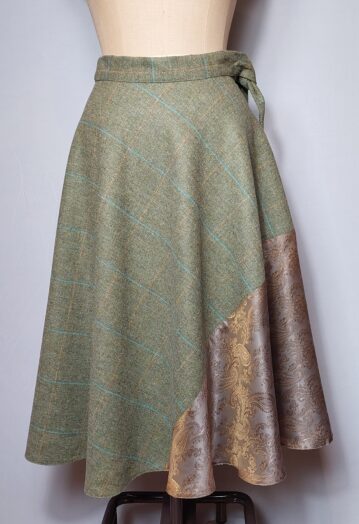 Hawes Flared Midi – Soft Green Tweed