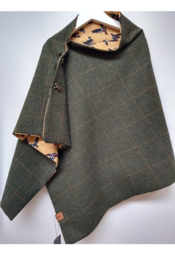 Green Child’s Tweed Cape with Amber Duck Print Lining 9–11yrs